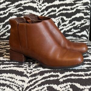 CAMPER leather Ankle Boots. 39